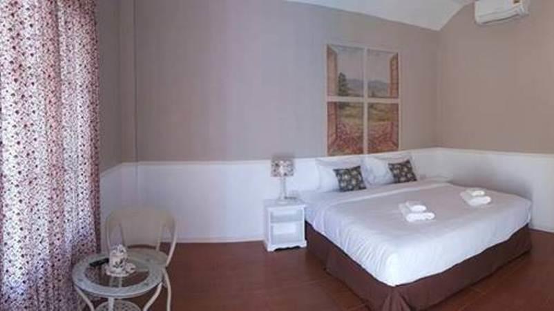 Color Ville Hotel Sha Certified Sakon Nakhon Habitación foto