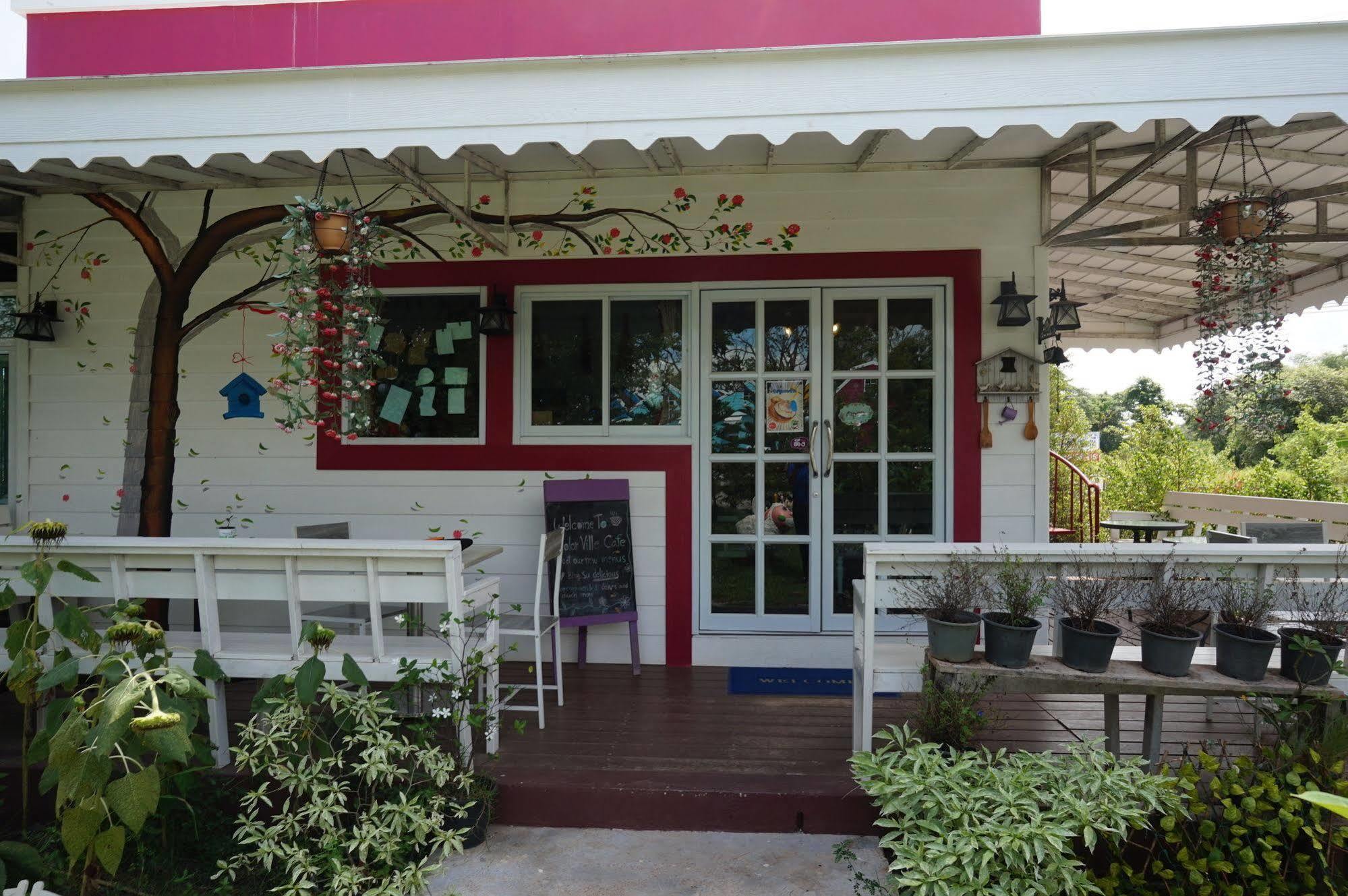 Color Ville Hotel Sha Certified Sakon Nakhon Exterior foto