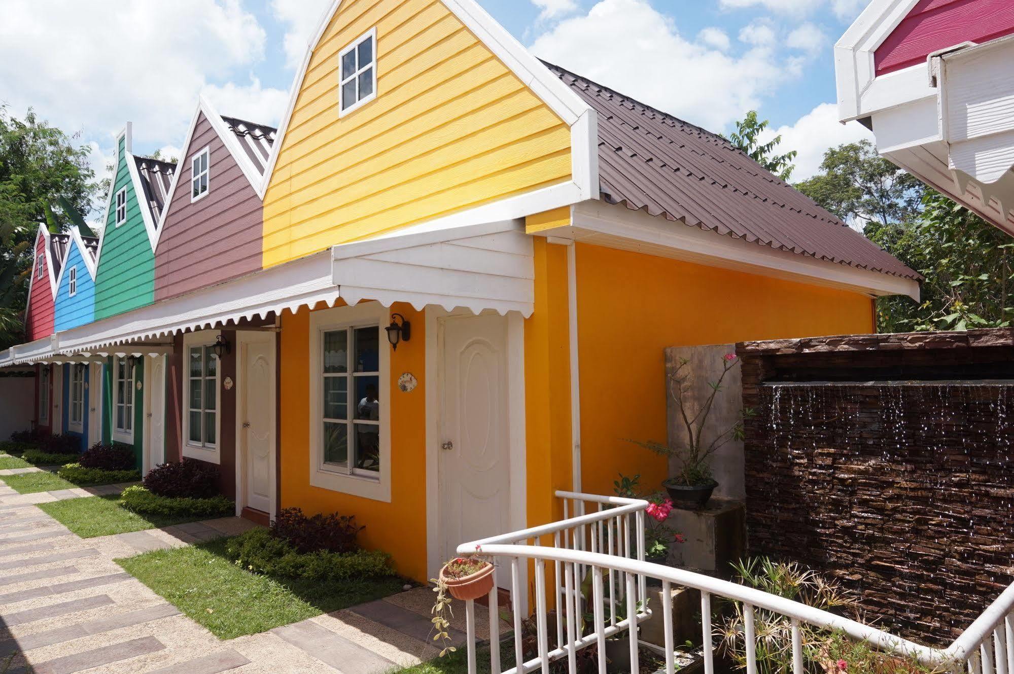 Color Ville Hotel Sha Certified Sakon Nakhon Exterior foto